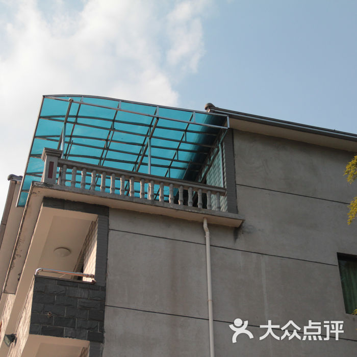 藏龙百瀑小梁山山庄