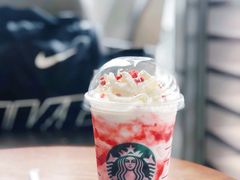 草莓轻乳酪星冰乐-星巴克(贵阳花果园1店)