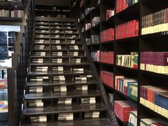 -钟书阁(松江泰晤士小镇店)