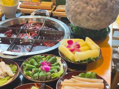 -憨孃孃·重庆老火锅(红山黑金店)