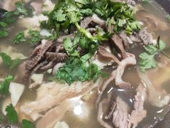 跷脚牛肉-谢老五跷脚牛肉·非遗传承店