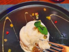 杏仁冻糕-YUE·6·西式融合餐厅(外滩六号店)