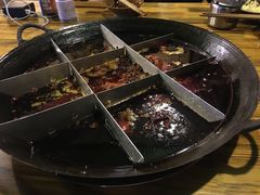 -岗上渣渣老火锅(两路口店)