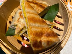 烤千层破酥包-云海肴·汽锅鸡·云南菜(天山百盛优客店)