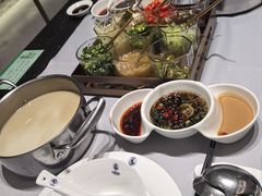 -红鼎豆捞·非遗鲍皇汤火锅(宝丰路店)