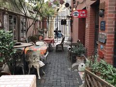 -古董花园(思南路42弄小区店)