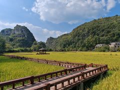 -高荡千年布依古寨旅游景区
