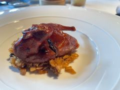 五香脆皮乳鸽糯米饭-三号黄浦会Canton Table