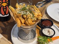 -Mark&Mars Restaurant