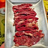 听朋友介绍五角场新开了一家铜炉火锅自助。羊肉串