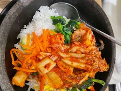 辣白菜五花肉石锅拌饭-正一味石锅拌饭(望京新世界店)