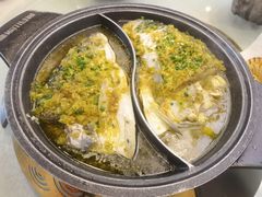 -阿瓦山寨·湘菜现炒·剁椒鱼头王(咸阳总店)