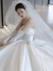 -莫小姐婚纱