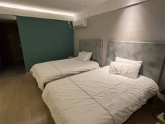 -白玉兰酒店(上海田子坊马当路地铁站店)