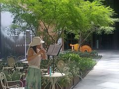 -瑞虹新天地月亮湾