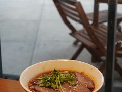牛腱子泡椒酸辣粉-村外有星光小食铺(长嘉汇店)