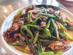 咸菜炒大肠-鲤鱼塘农家山庄