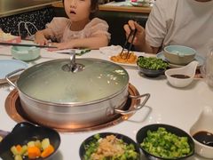 -洪氏嗨捞·猪肚鸡火锅(阳光天地店)