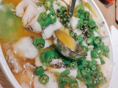 酸汤嫩鱼片-小大董·烤鸭(凤凰汇店)