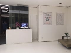 -卡罗酒店(东门晒布地铁站店)