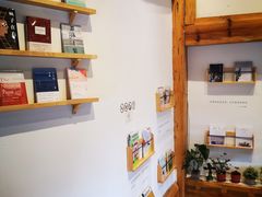 -猫的天空之城概念书店(丽江古城饮玉巷店)