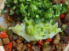香辣肥牛粒煲仔饭-同仁四季椰子鸡(海岸城天利店)