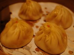 鲜肉蟹粉小笼-蟹榭(静安寺晶品商场店)