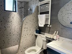 -华凌山庄·隐湖栖