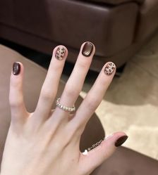 -桃色美甲沙龙