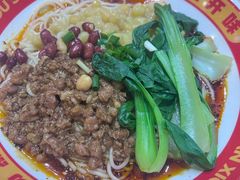 -魔都三兄弟·酸辣粉·小面炸串(虹桥万科店)