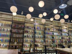 -雨丝书店(综合商业楼店)