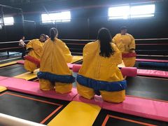 -嘿哟动霸CHUA·新潮玩运动娱乐中心·蹦床滑冰团建乐园