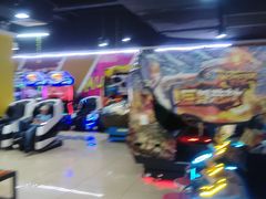 -直通车欢聚中心(崇州万达店)