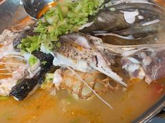 揭盖后的鱼头-红樽舫湖州菜.湖景餐厅(太湖渔人码头店)