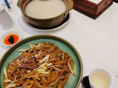 干炒牛河-白天鹅宾馆-宏图府餐厅