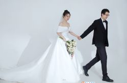 -雪中彩影婚纱摄影·微光艺术中心