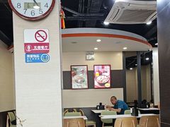 -李先生牛肉面大王(北京站售票厅餐厅)