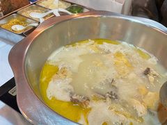 -鲜入围煮花胶鸡海鲜火锅
