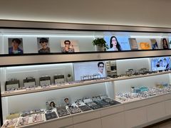 -J-Optical佳视明眼镜·蔡司视觉(青岛金茂览秀城店)