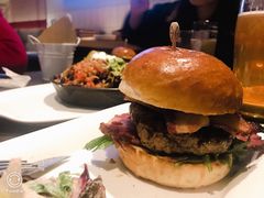 美式经典牛肉汉堡-Boxing Cat Brewery拳击猫精酿啤酒馆(永福店)