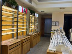 -优医视平价眼镜超市蔡司依视路折扣(小马厂店)