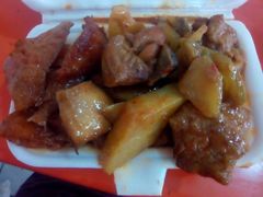 扒皮鱼+土豆鸡块-老刘快餐