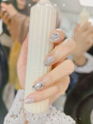 -芊屿芊浔美甲