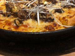 铂金炙烤澳洲牛肉比萨-必胜客(龙泉万达店)