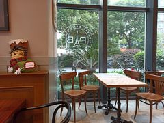 靠窗位-巴黎贝甜(常德路店)