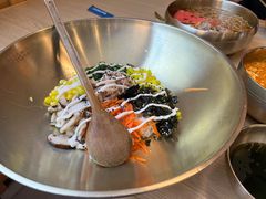 金枪鱼拌饭-梨花牛肉汤饭(仁恒伊势丹店)