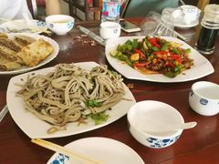 -溢心园香河肉饼总店