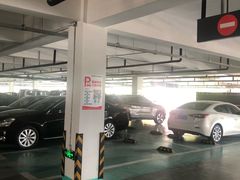 -龙湖天街-停车场