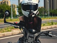 -健龙森俱乐部·游泳·健身·羽毛球综合体育馆