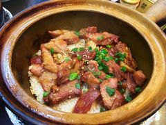 腊肠拼叉烧-红星光发煲仔饭(文海店)